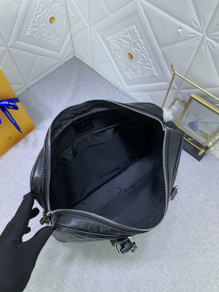 Louis Vuitton Porte Documents Voyage Damier Black 37Cm - Image 2