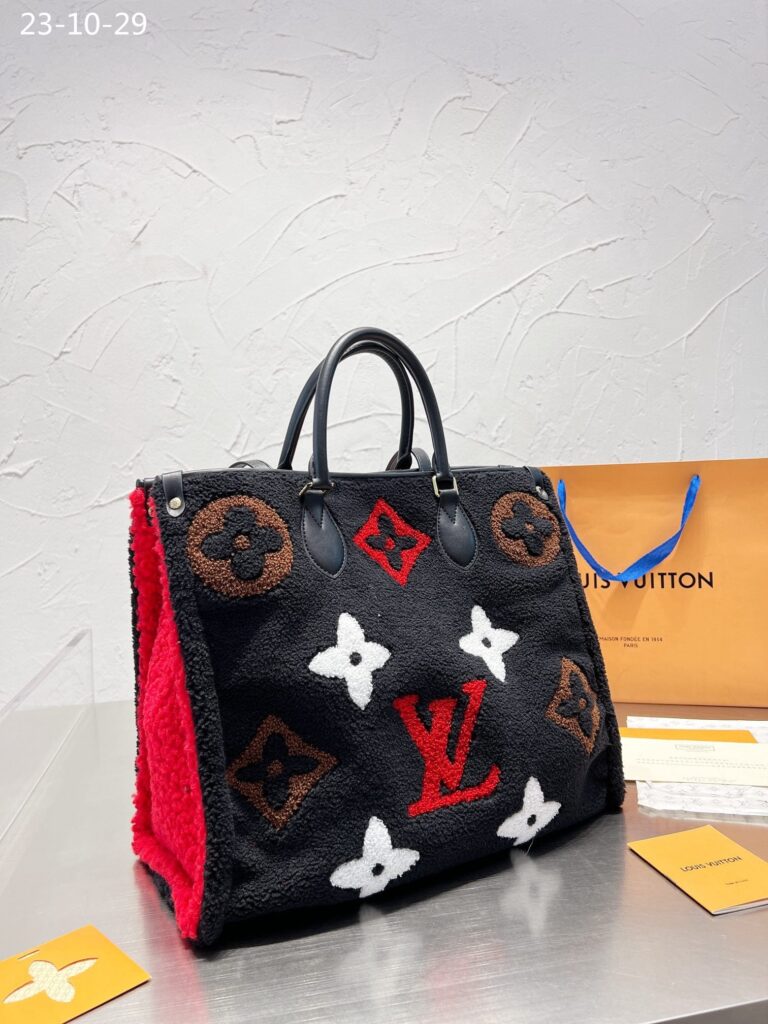 Louis Vuitton Onthego Monogram Teddy Fleece Black And Red 40Cm - Image 3