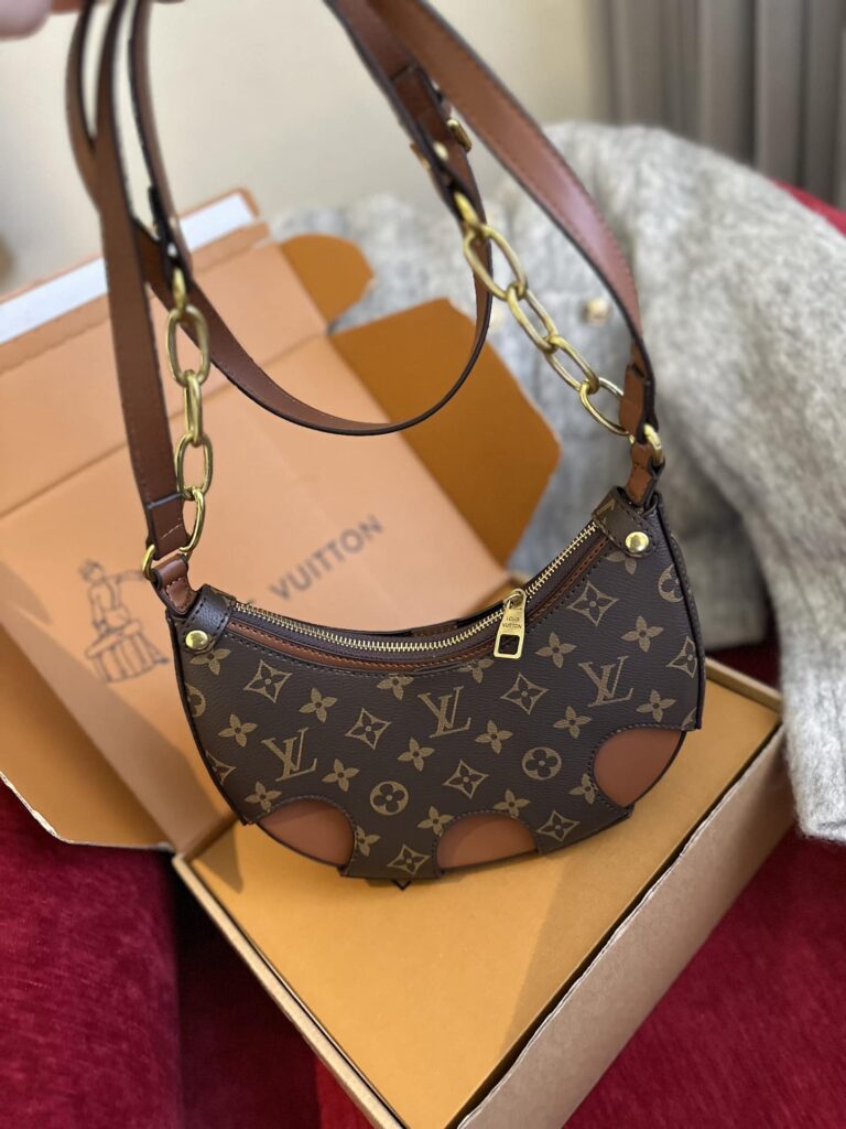 Louis Vuitton Loop Bag Monogram Brown 23Cm - Image 5