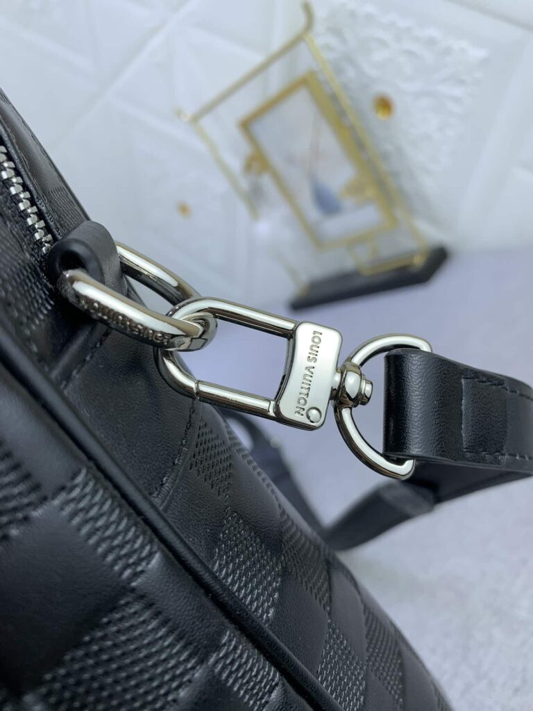 Louis Vuitton Porte Documents Voyage Damier Black 37Cm - Image 4