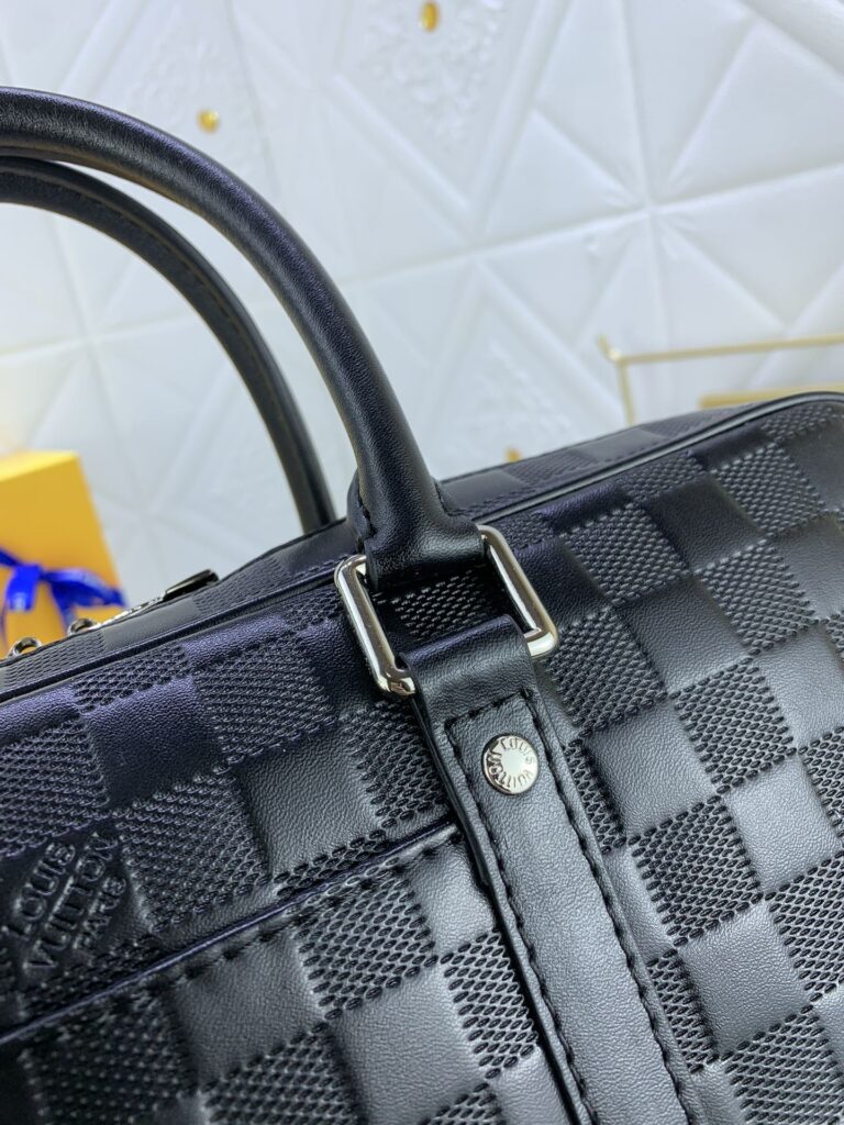 Louis Vuitton Porte Documents Voyage Damier Black 37Cm - Image 5