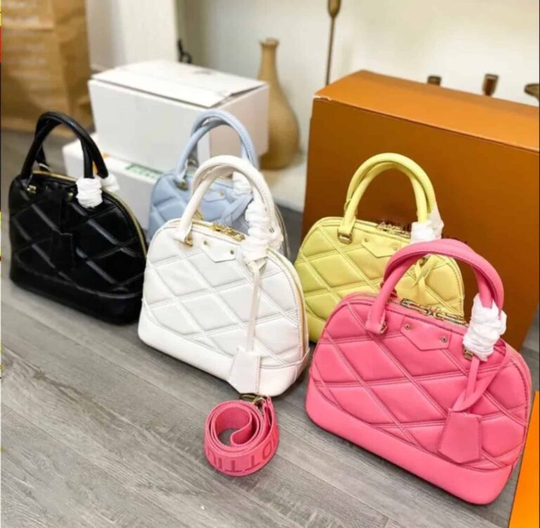 Louis Vuitton Alma Bb Bag White 24Cm - Image 3