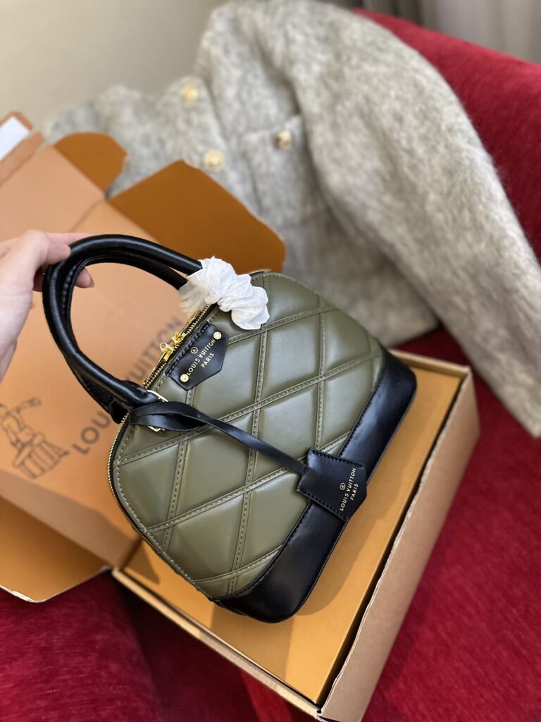 Louis Vuitton Alma Bb Dark Green 24Cm - Image 3