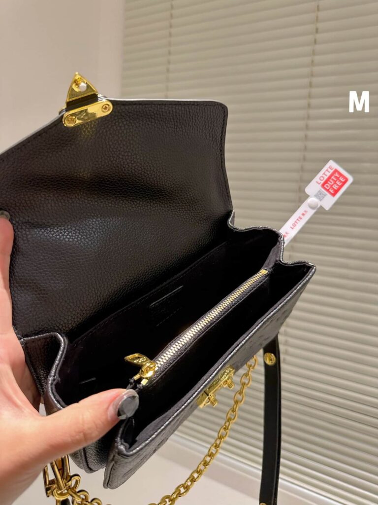 Louis Vuitton Micro Métis Black With Gold Chain 22Cm M41487 - Image 2