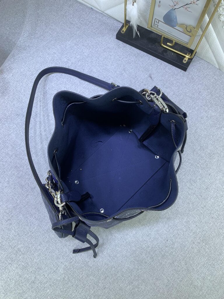 Louis Vuitton Bella Navy Blue 22Cm M21096 - Image 2
