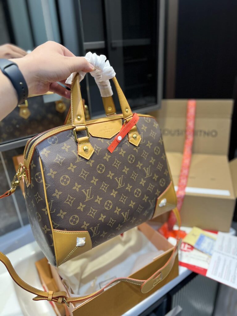 Louis Vuitton Monogram Canvas Retiro Bag 33Cm - Image 2