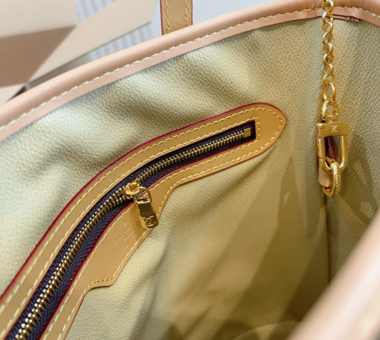 Louis Vuitton Monogram Petit Bucket Pm Monogram Canvas 26Cm M42238 - Image 2