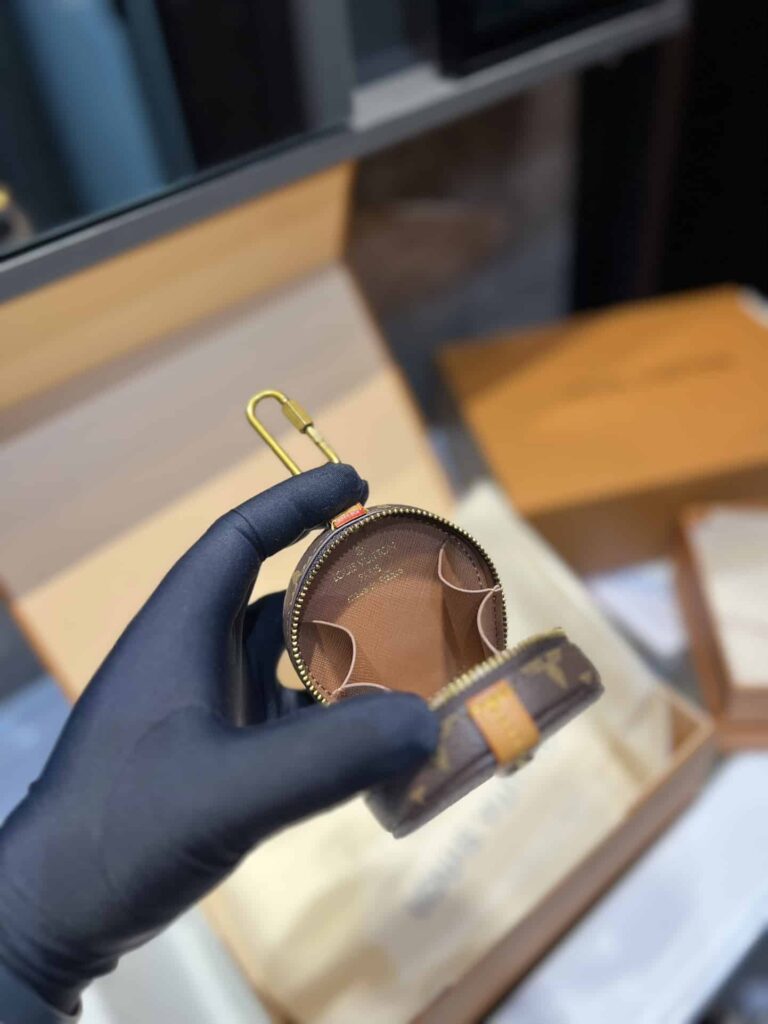 Louis Vuitton Around Zipper Case Porte Monnaie Monogram Brown M68524 - Image 3