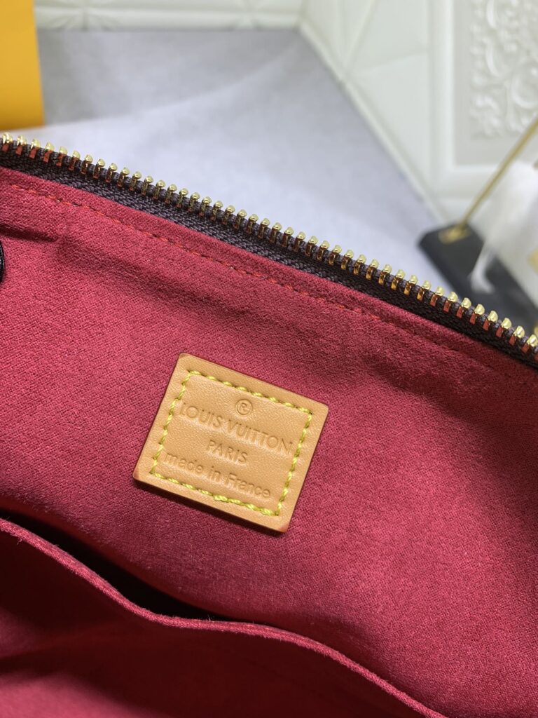 Louis Vuitton Kusan Gm Monogram Canvas 28Cm M51141 - Image 3