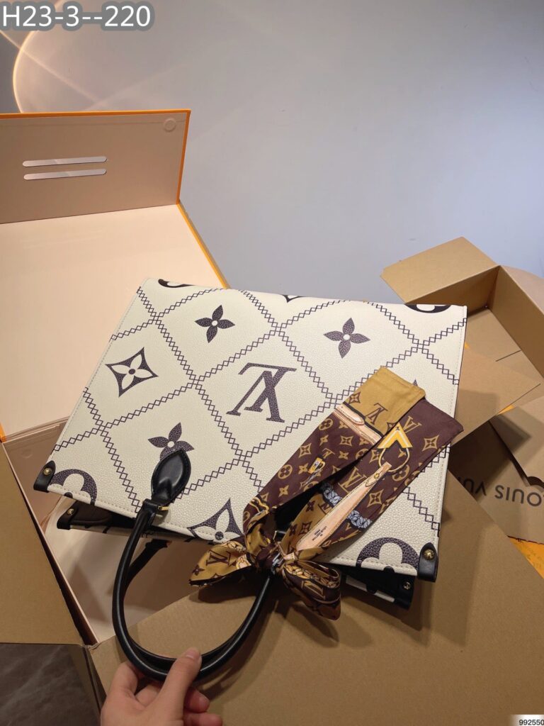 Louis Vuitton Onthego 41Cm White M46016 - Image 4