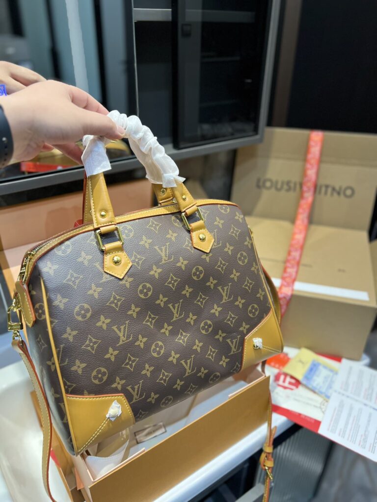 Louis Vuitton Monogram Canvas Retiro Bag 33Cm - Image 4