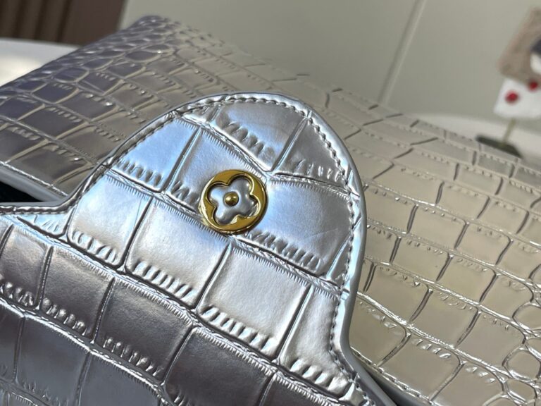 Louis Vuitton Capucines Silver 31.5Cm N92967 - Image 4