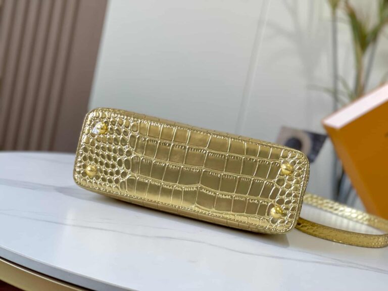 Louis Vuitton Capucines Gold 31.5Cm N92967 - Image 4