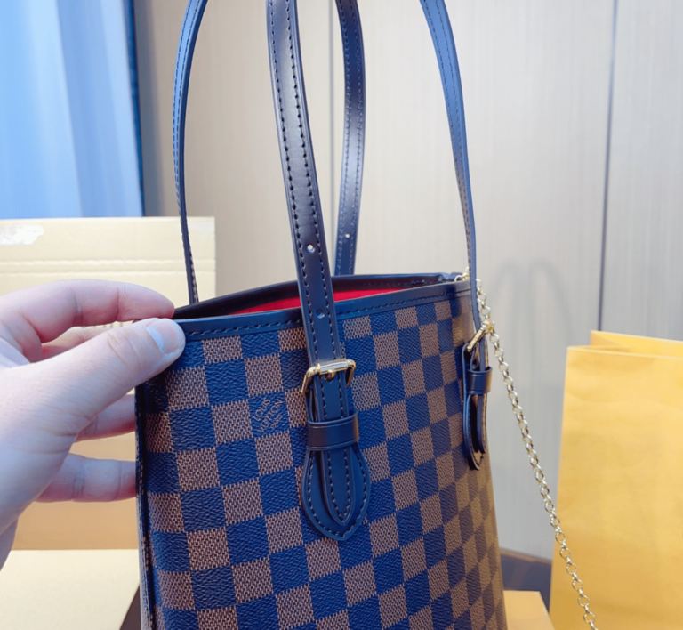 Louis Vuitton Damier Marais Bucket Tote Bag Navy Blue And Brown 26Cm N42240 - Image 4