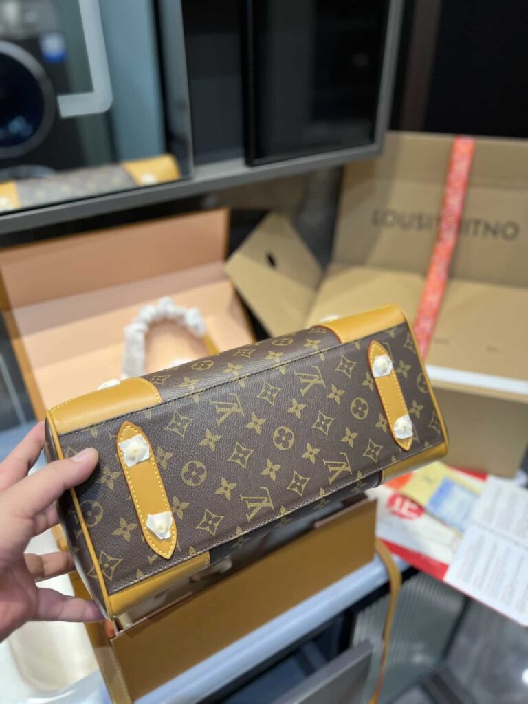 Louis Vuitton Monogram Canvas Retiro Bag 33Cm - Image 5