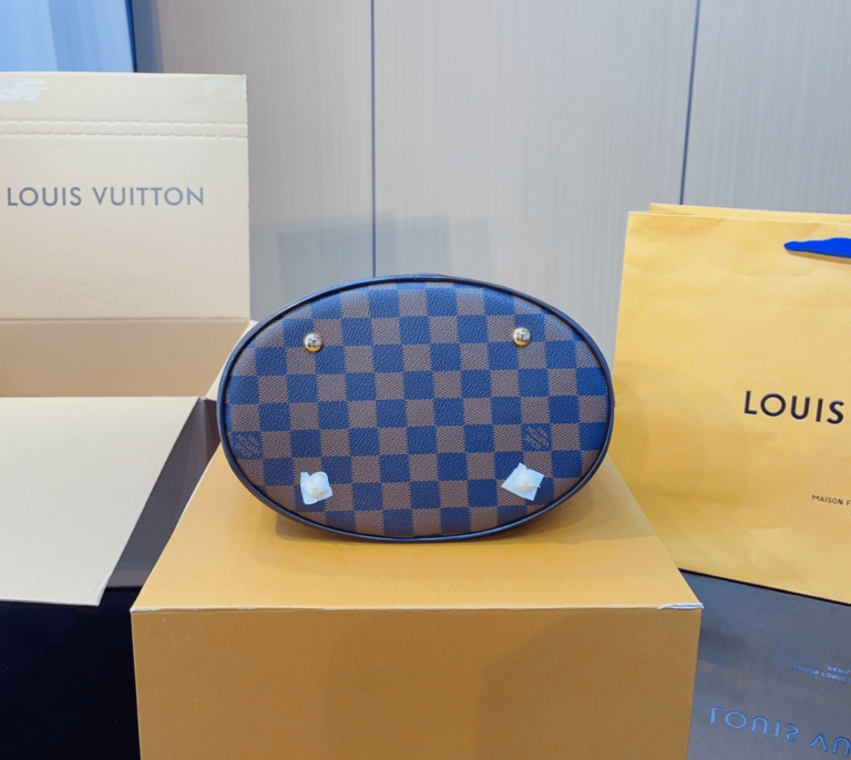 Louis Vuitton Damier Marais Bucket Tote Bag Navy Blue And Brown 26Cm N42240 - Image 5