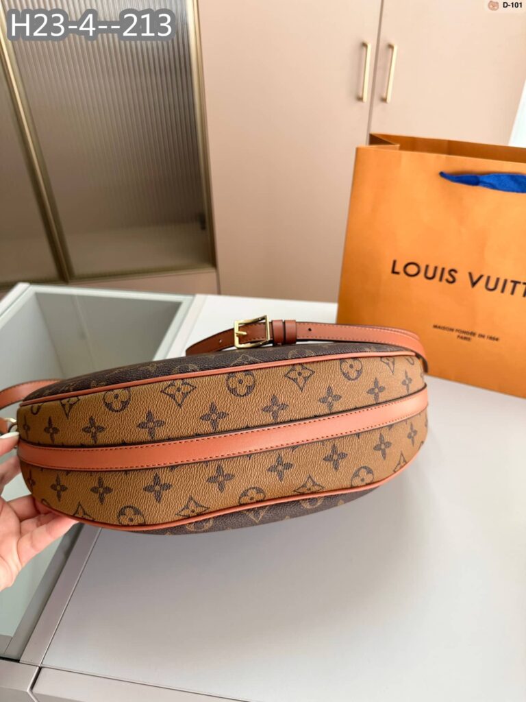 Louis Vuitton Loop Hobo Monogram Canvas Brown 35Cm M46311 - Image 6