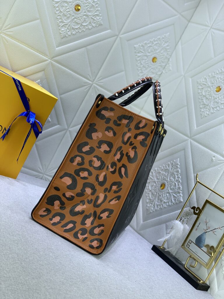 Louis Vuitton Crafty Onthego Gm Black 41Cm - Image 7