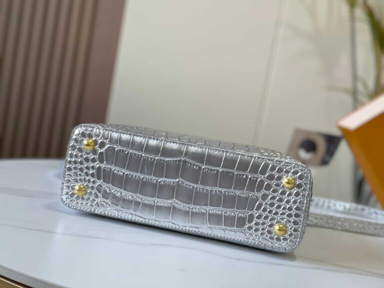 Louis Vuitton Capucines Silver 31.5Cm N92967 - Image 7