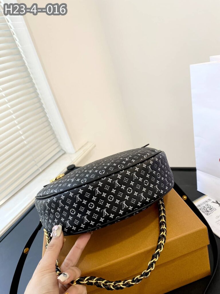 Louis Vuitton Loop Baguette Bag Black And White 23Cm M22591 - Image 7