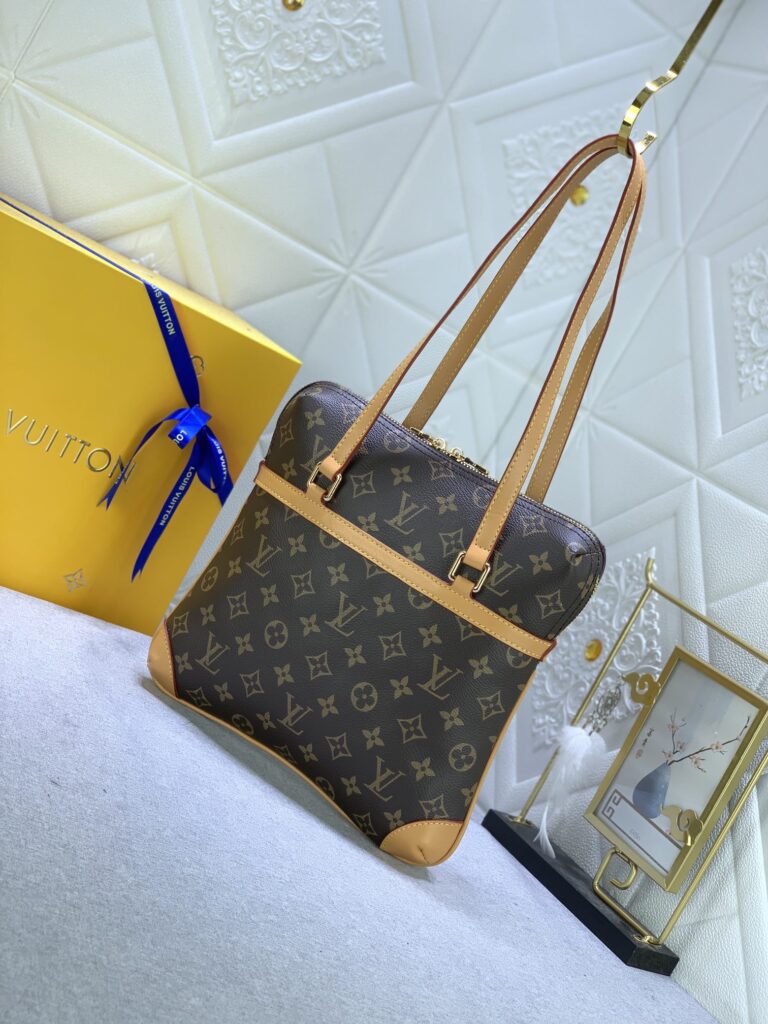 Louis Vuitton Kusan Gm Monogram Canvas 28Cm M51141 - Image 9