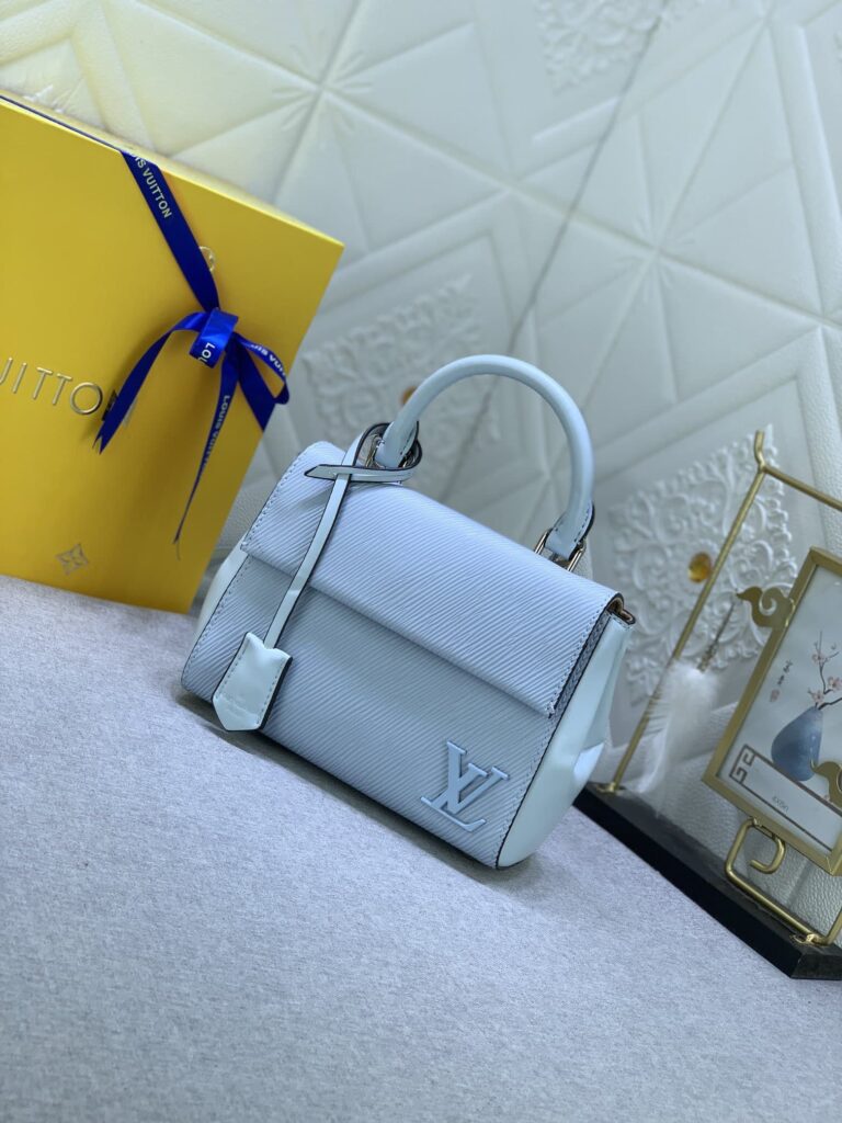 Louis Vuitton Cluny Mini Cloud Blue 20Cm M22617 - Image 4