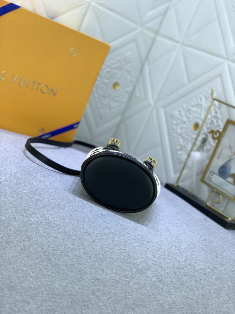 Louis Vuitton Nano Bucket Bag Black 17Cm M82418 - Image 5