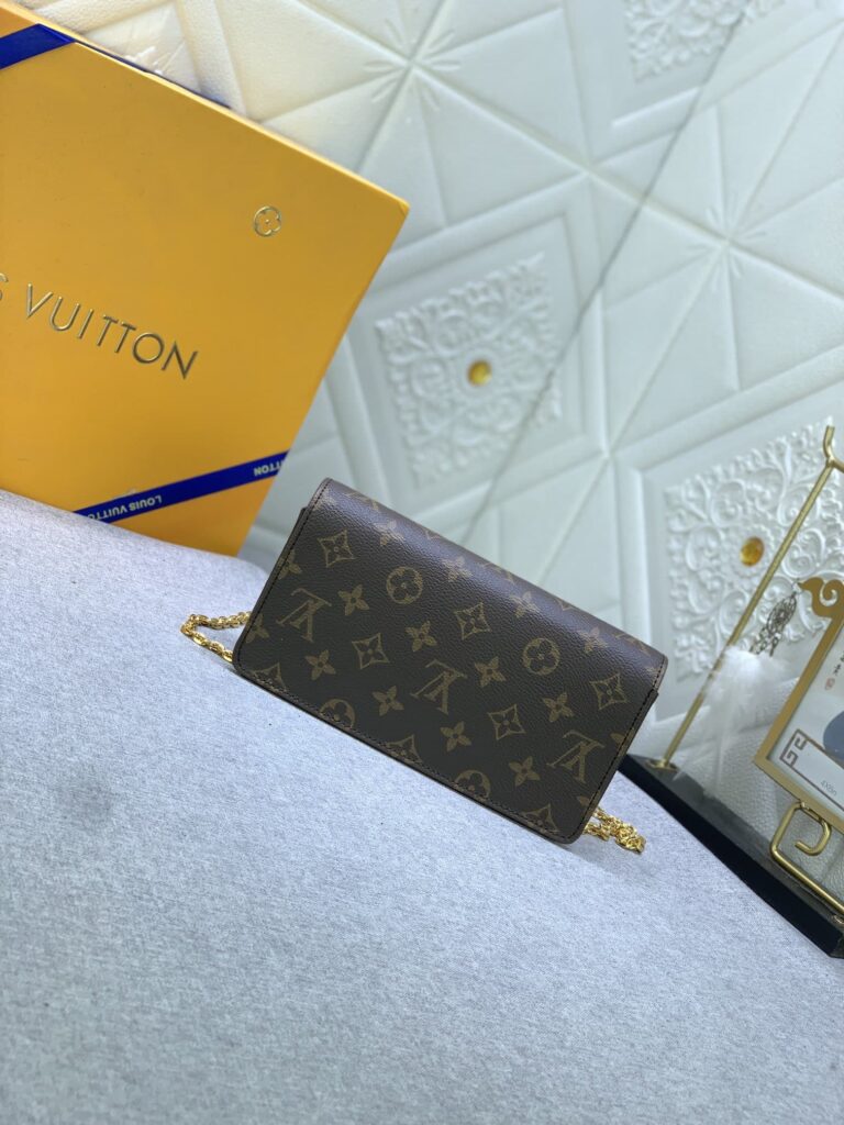 Louis Vuitton Wallet On Chain Lily Monogram 20Cm M82509 - Image 8