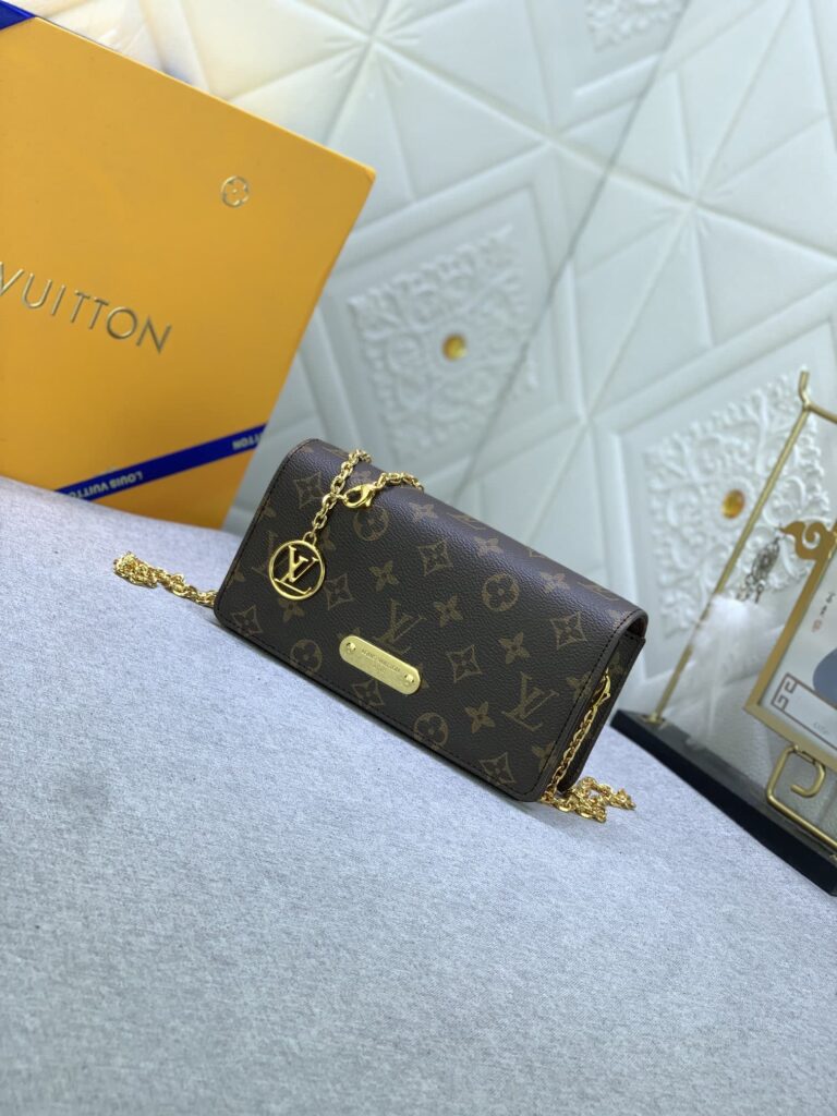Louis Vuitton Wallet On Chain Lily Monogram 20Cm M82509 - Image 9