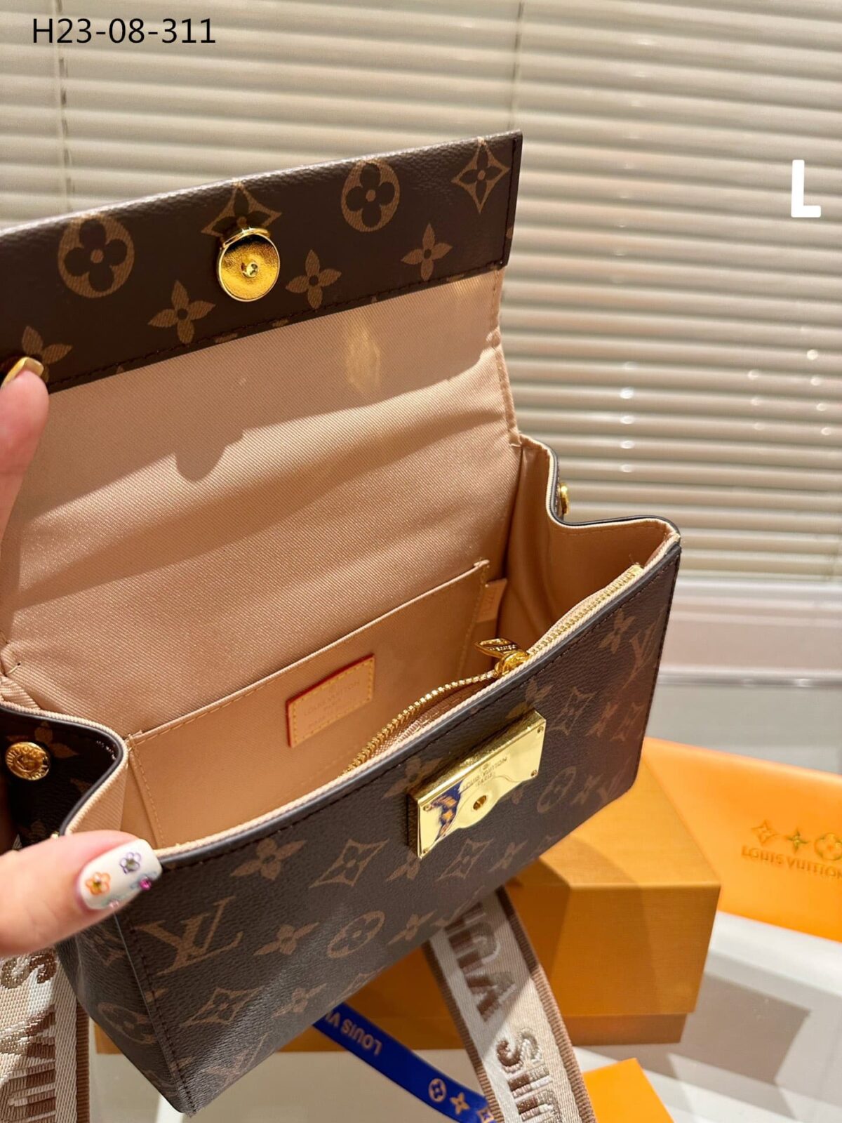 Louis Vuitton Cluny Mini Monogram Canvas 20Cm M46055 - Image 10