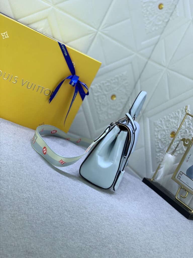 Louis Vuitton Cluny Mini Cloud Blue 20Cm M22617 - Image 10