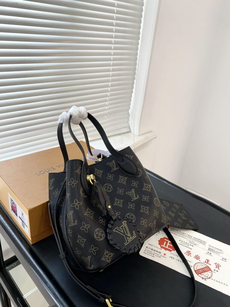 Louis Vuitton Blossom Pm Black 20Cm M23393 - Image 3