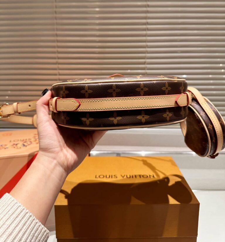 Louis Vuitton Croissant Mm Monogram Canvas 25Cm M46828 - Image 6