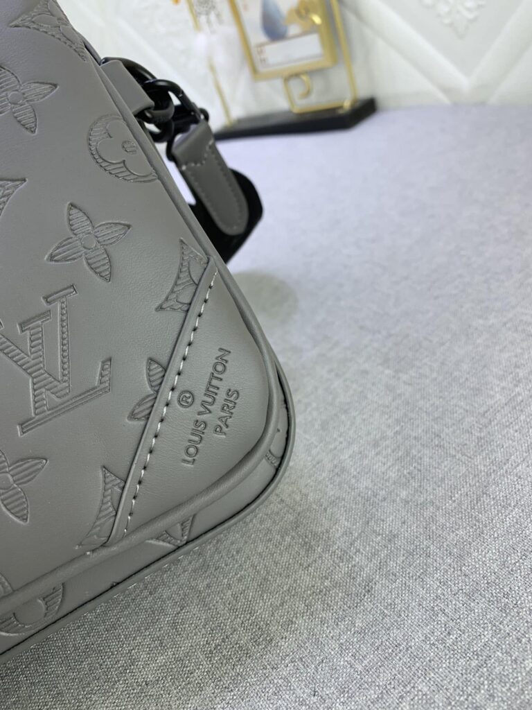 Louis Vuitton Duo Messenger Bag Gray Shadow 25Cm M46104 - Image 5