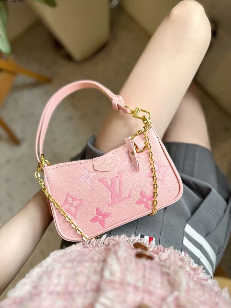 Louis Vuitton Easy Pouch Pink 26Cm M82346 - Image 5