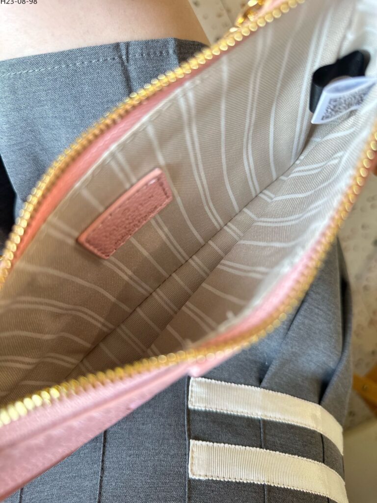 Louis Vuitton Easy Pouch Pink 26Cm M82346 - Image 2