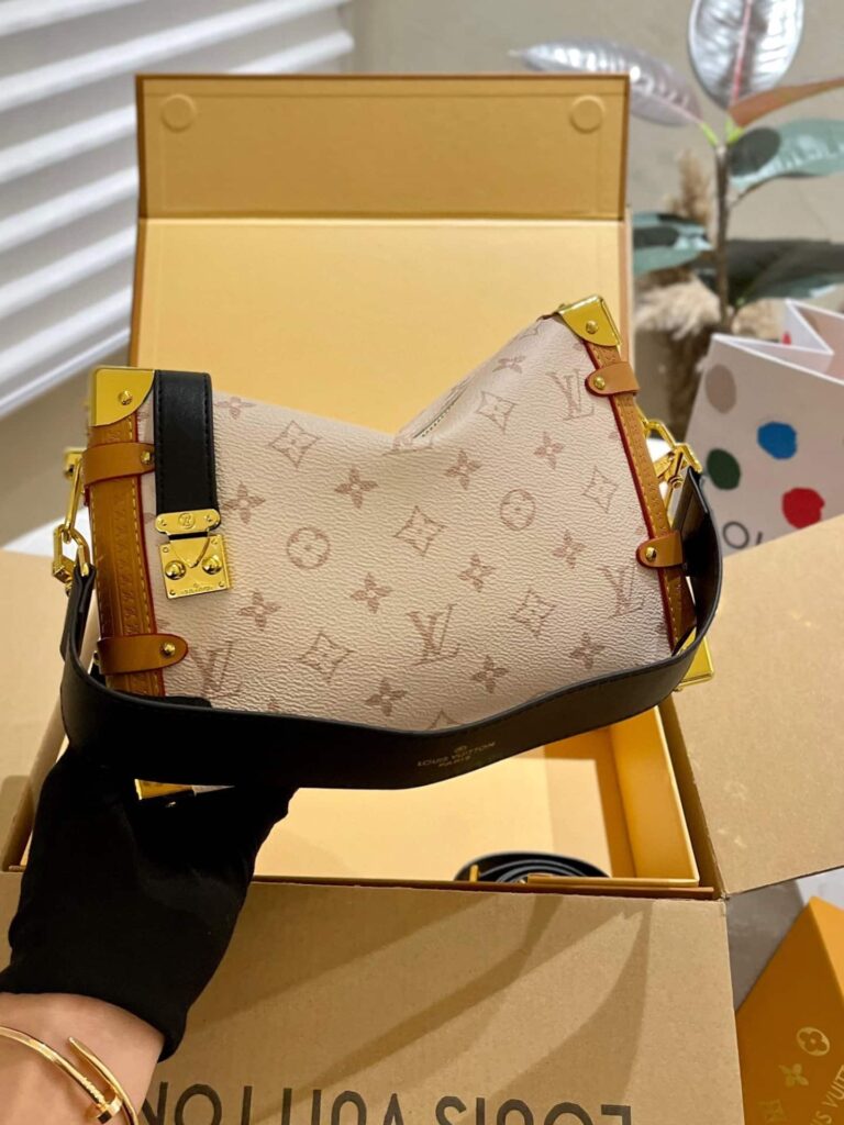 Louis Vuitton Side Trunk Mm Other Monogram Canvas 24Cm M46907 - Image 5