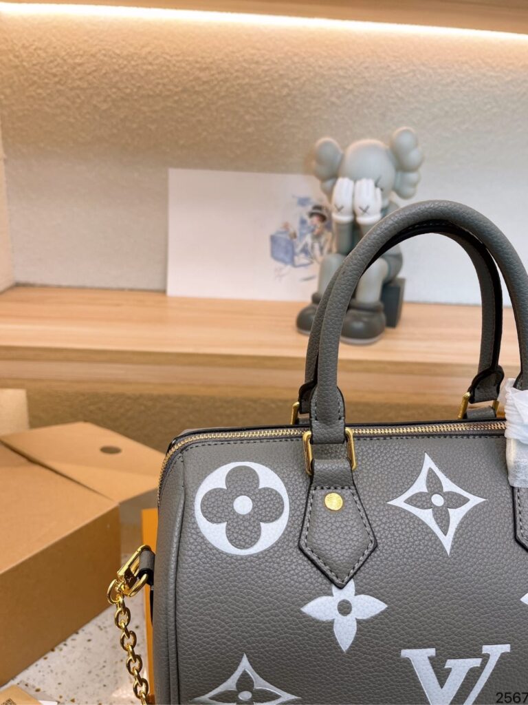 Louis Vuitton Speedy Bandoulière 20 Monogram Empreinte Leather 26Cm M46575 - Image 5