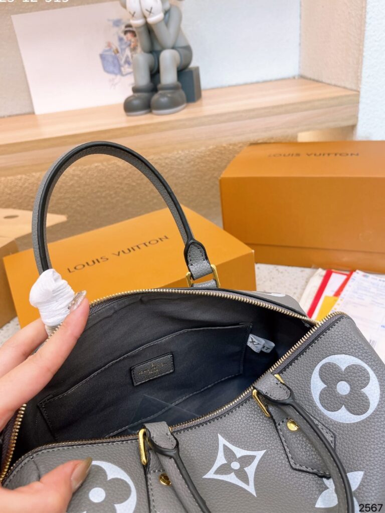 Louis Vuitton Speedy Bandoulière 20 Monogram Empreinte Leather 26Cm M46575 - Image 8