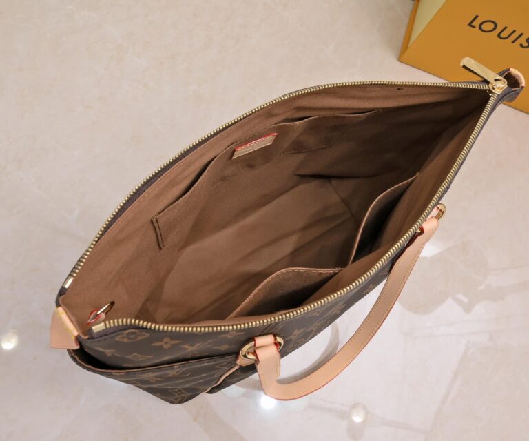 Louis Vuitton Totally Monogram Canvas Mm 43Cm - Image 4