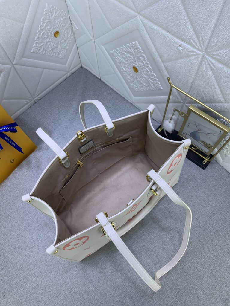 Louis Vuitton Onthego Mm Whitw 34Cm M21575 - Image 8