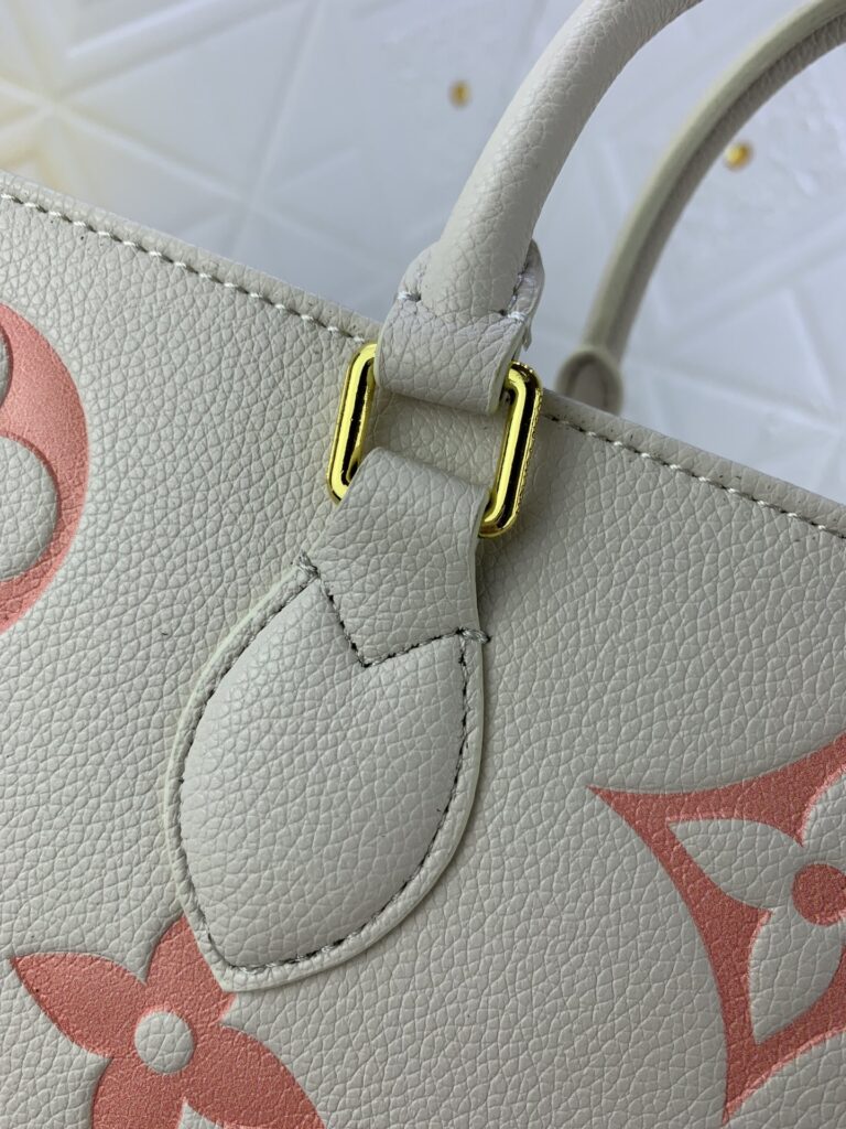 Louis Vuitton Onthego Mm Whitw 34Cm M21575 - Image 4