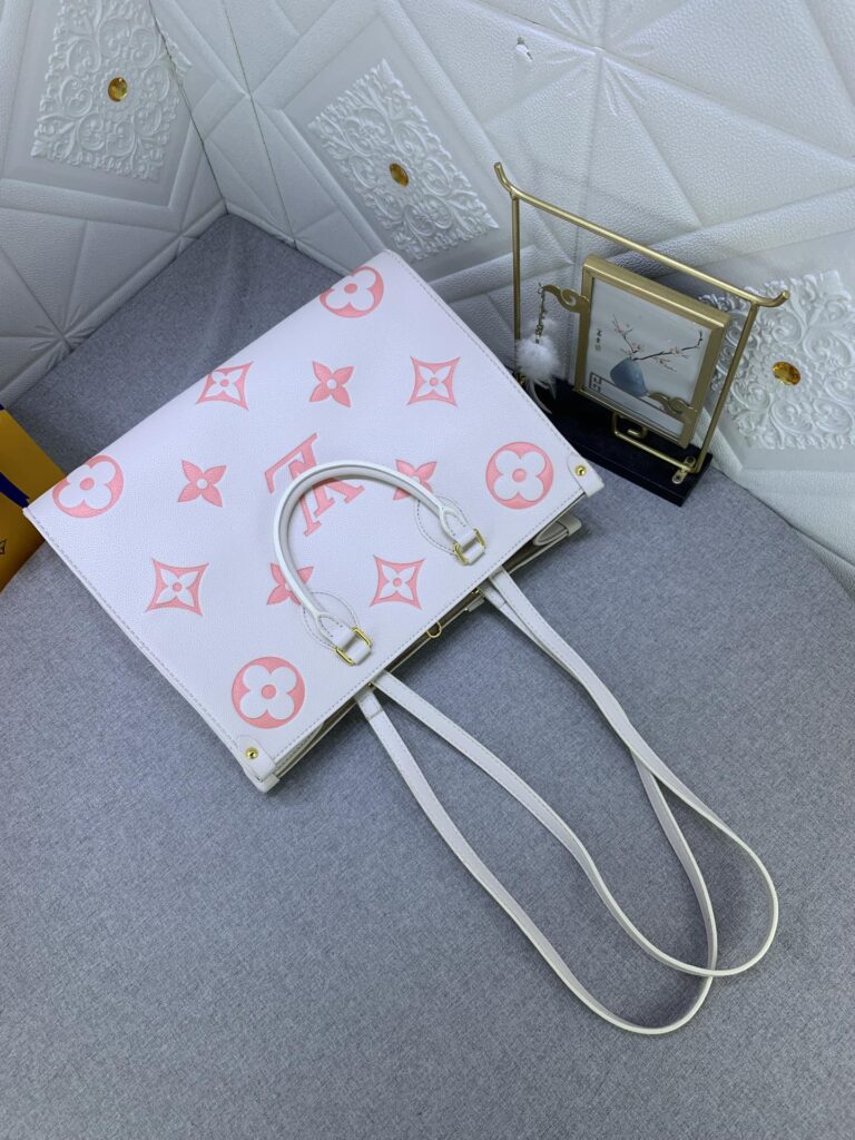 Louis Vuitton Onthego Mm Whitw 34Cm M21575 - Image 3