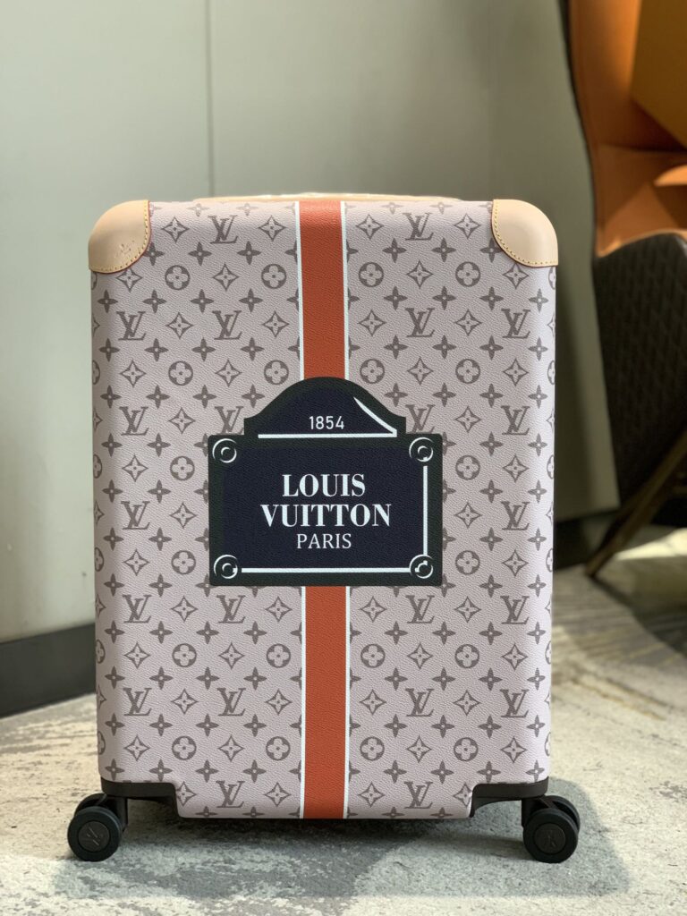 Louis Vuitton Horizon 55 Suitcase Coated Canvas Saffron 55Cm M10280 - Image 2
