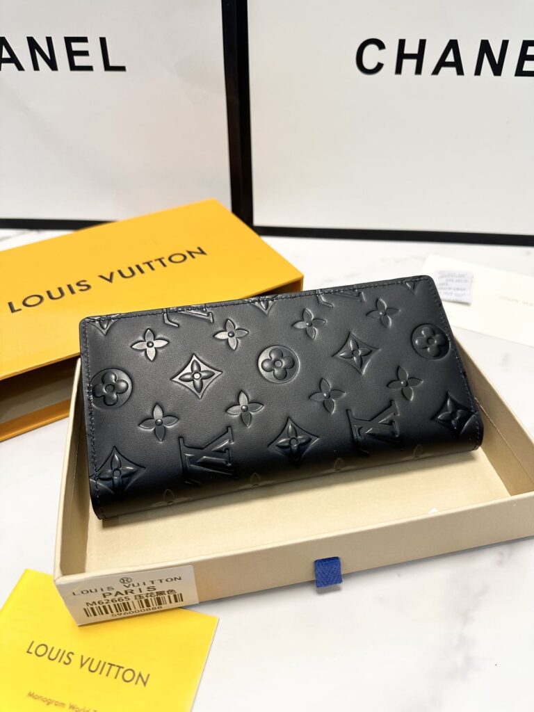 Louis Vuitton Brazza Wallet Monogram Shadow Black 19Cm - Image 6