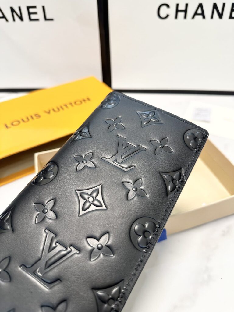 Louis Vuitton Brazza Wallet Monogram Shadow Black 19Cm - Image 7