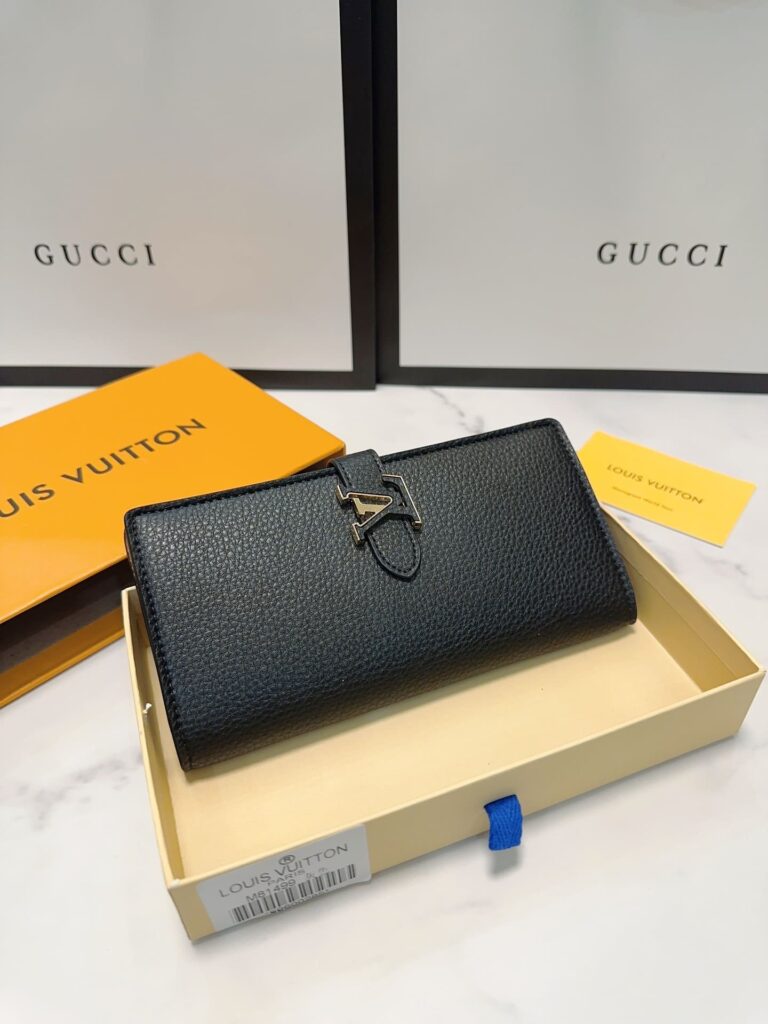 Louis Vuitton Lv Vertical Wallet Black 19Cm M81330 - Image 2