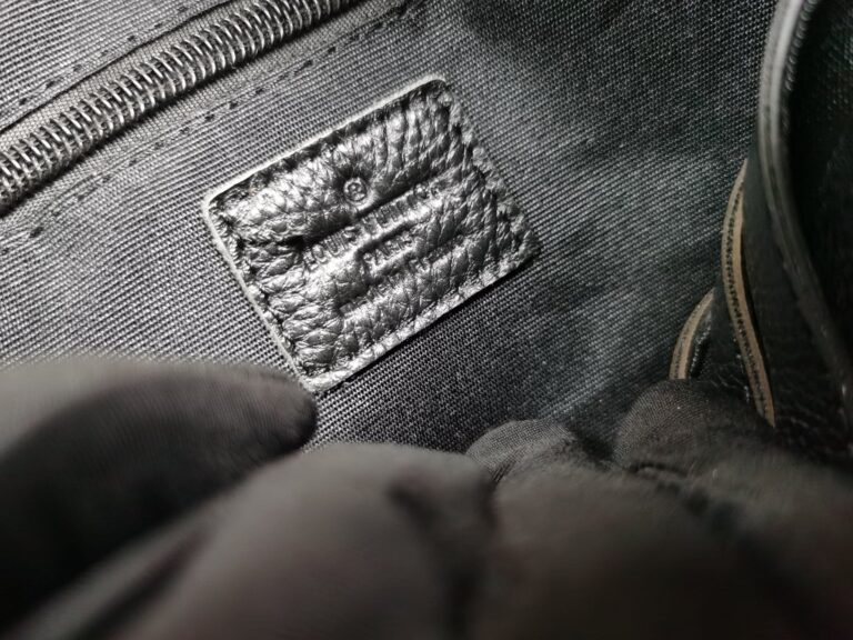 Louis Vuitton Pochette Monogram Canvas Black 27Cm - Image 9