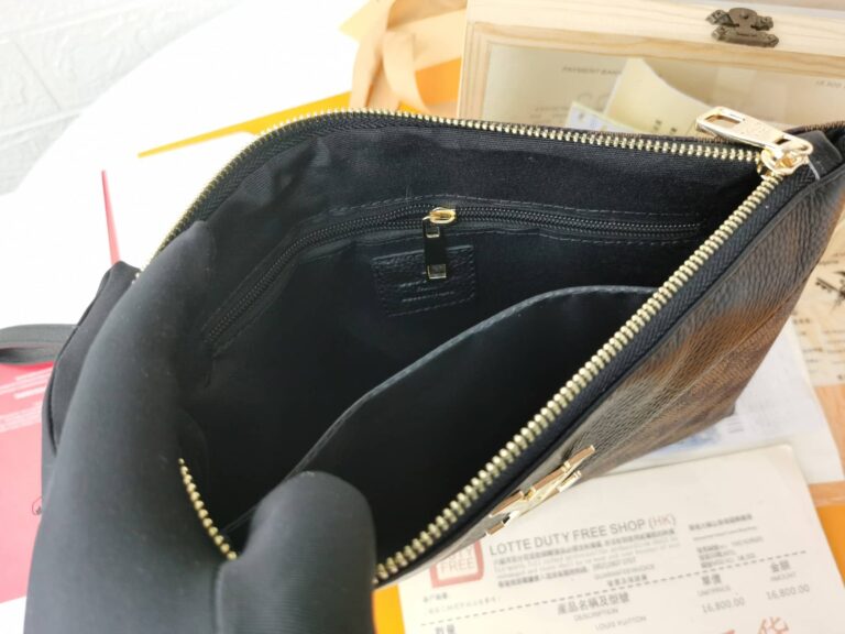 Louis Vuitton Pochette Damier Ebene 28Cm - Image 7