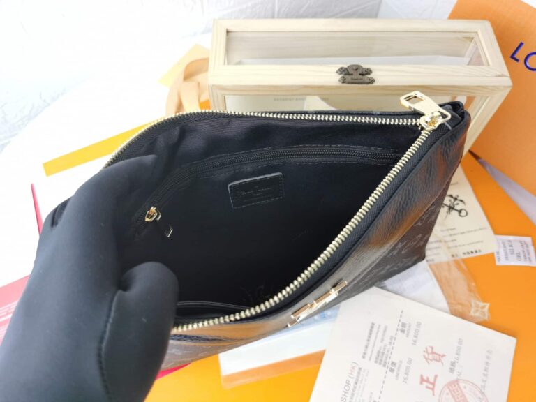 Louis Vuitton Pochette Monogram Canvas Black 27Cm - Image 7